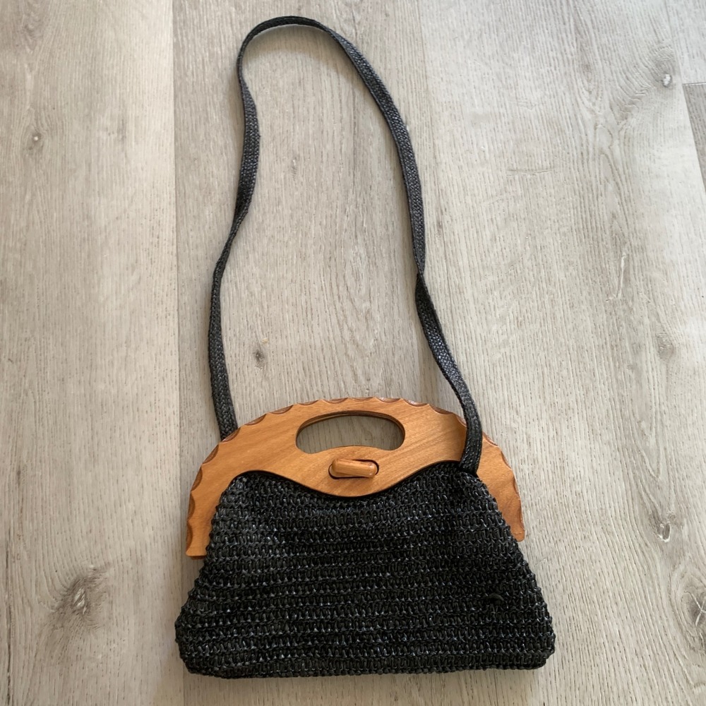 Vintage 1980 Holiday Fair Black Woven Straw Purse Wooden Handle Crossbody Bag